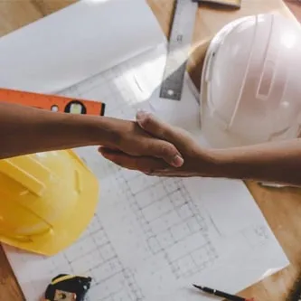 دورة عقود الأعمال الهندسية والمقاولات