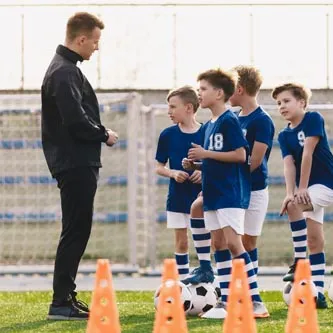 دبلوم اعداد مدرب كرة قدم محترف